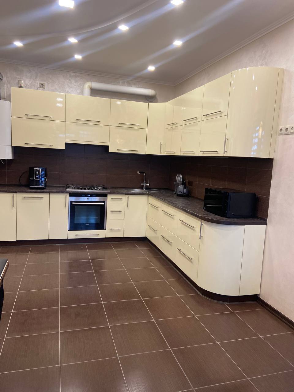 Аренда дома 200 м², Гаражная ул.