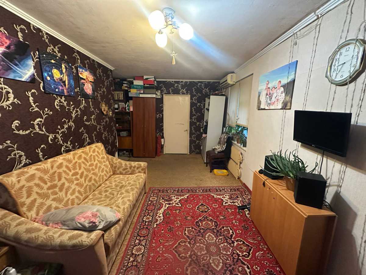 Продажа 3-комнатной квартиры 57 м², Солнечная ул., 42