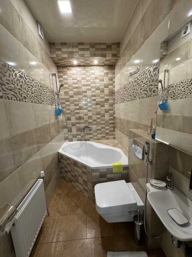 Продажа 5-комнатной квартиры 229 м², Космическая ул., 9А