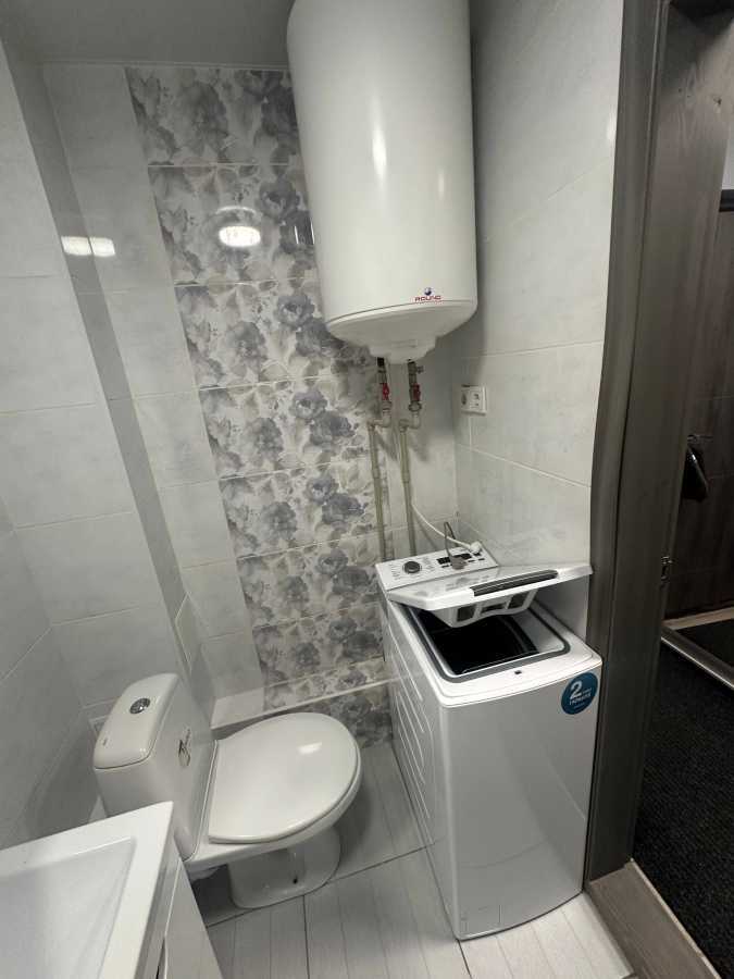 Продажа 2-комнатной квартиры 36 м², Владимира Антоновича ул., 10Б