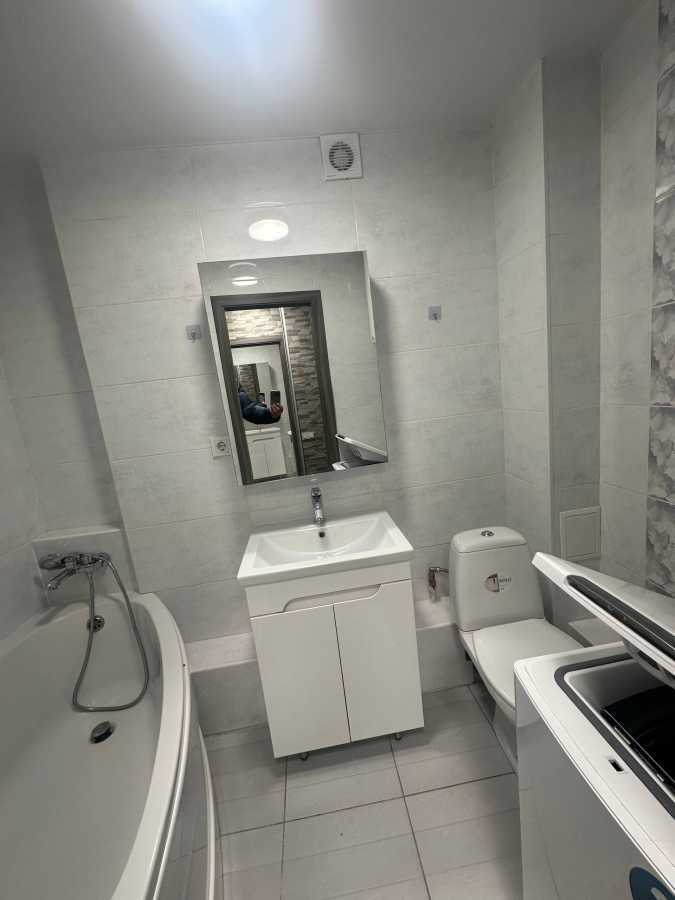 Продажа 2-комнатной квартиры 36 м², Владимира Антоновича ул., 10Б