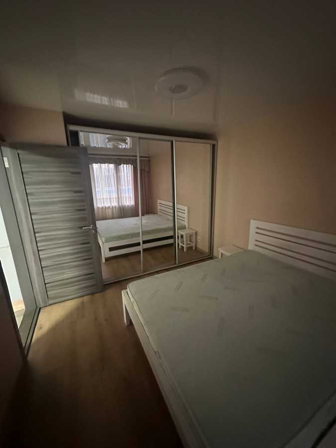 Продажа 2-комнатной квартиры 36 м², Владимира Антоновича ул., 10Б