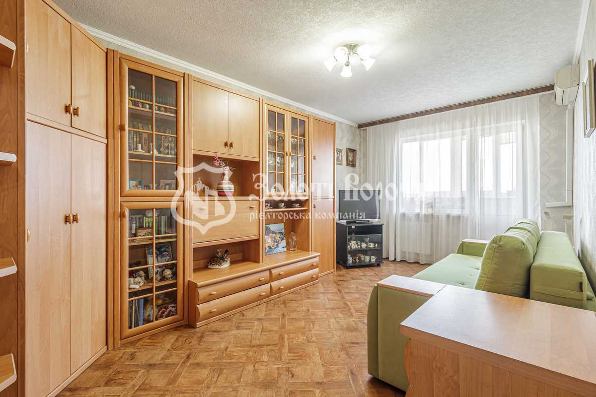 Продажа 3-комнатной квартиры 71.7 м², Владимира Маяковского просп., 14/13