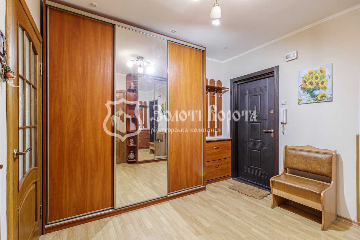 Продажа 3-комнатной квартиры 71.7 м², Владимира Маяковского просп., 14/13