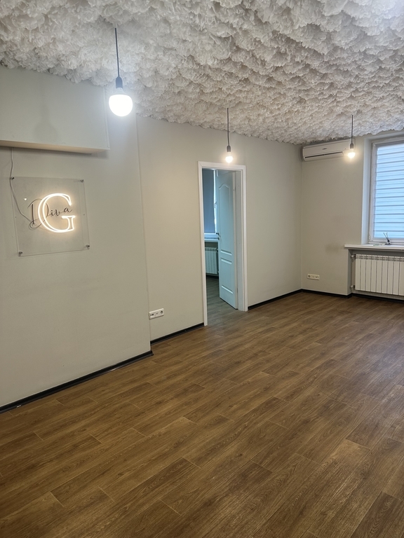 Оренда офісу 68 м², Євгена Сверстюка вул., 21