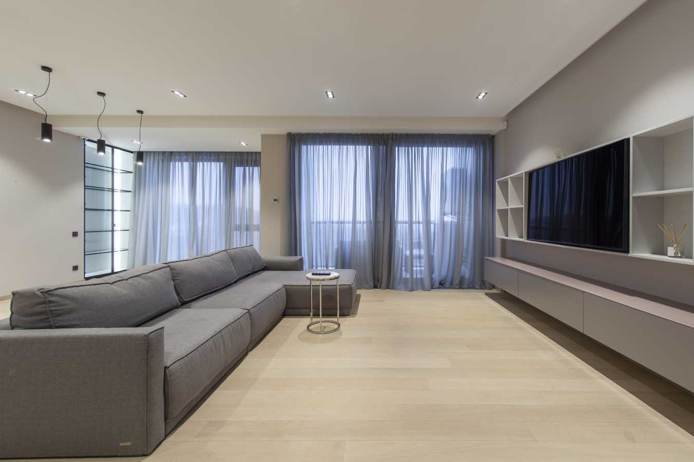 Продажа 4-комнатной квартиры 190 м², Бусловская ул., 15