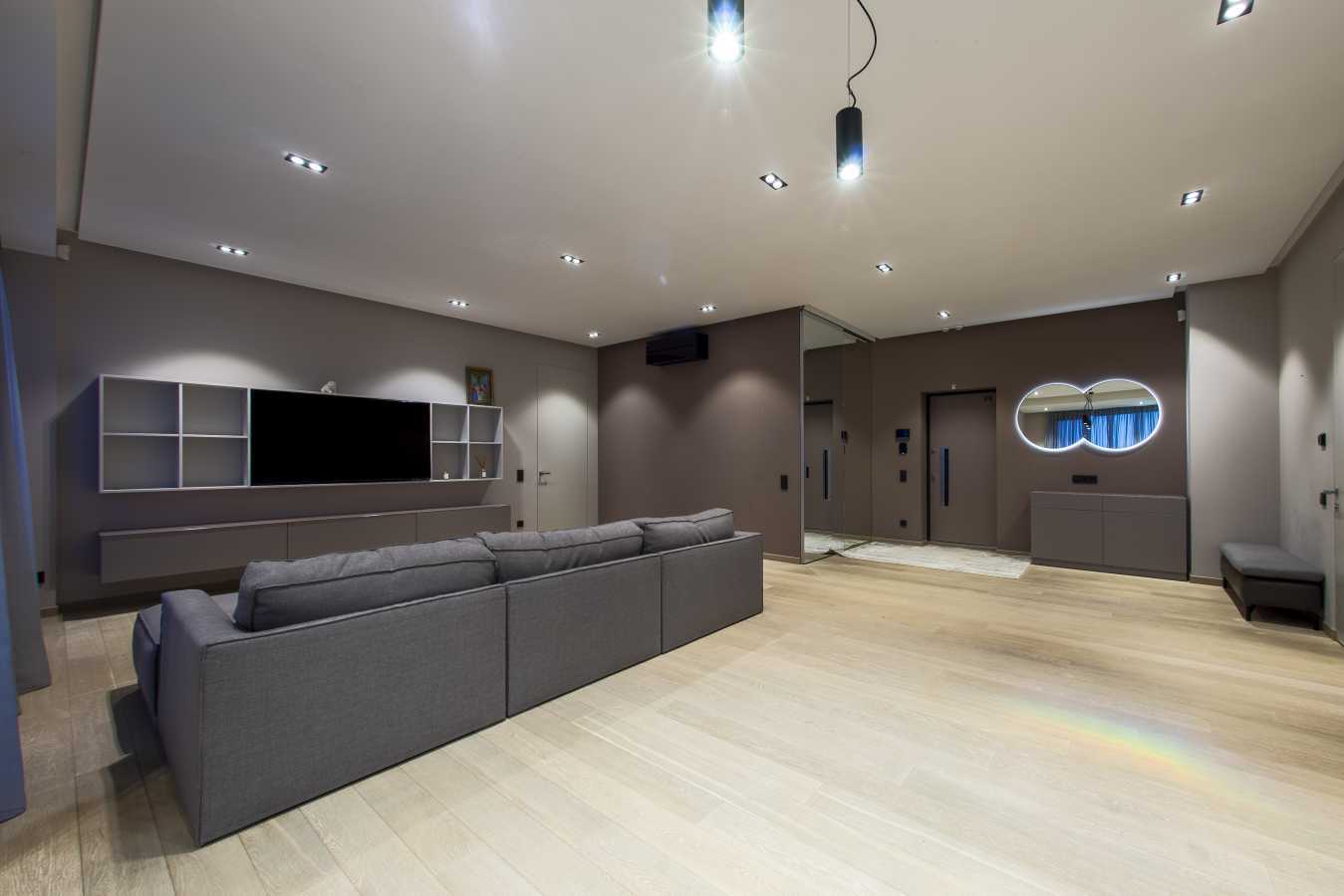 Продажа 4-комнатной квартиры 190 м², Бусловская ул., 15