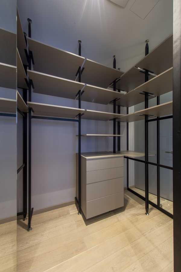 Продажа 4-комнатной квартиры 190 м², Бусловская ул., 15