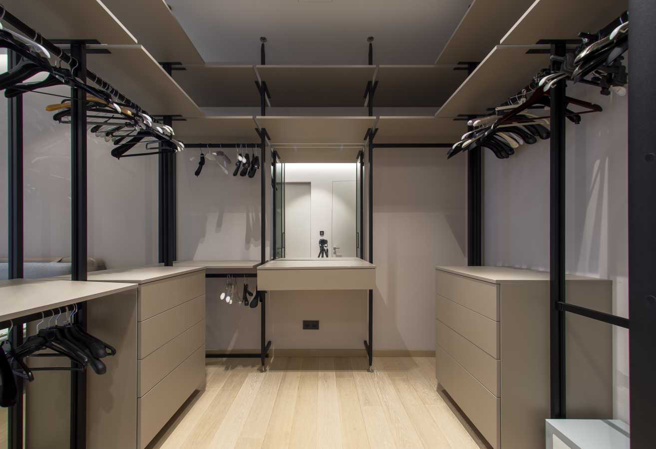 Продажа 4-комнатной квартиры 190 м², Бусловская ул., 15