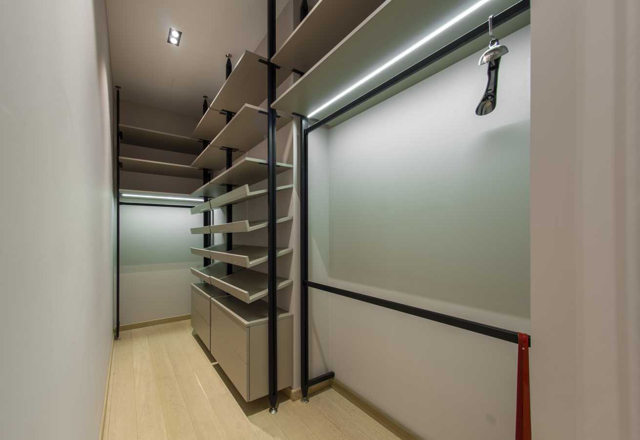 Продажа 4-комнатной квартиры 190 м², Бусловская ул., 15