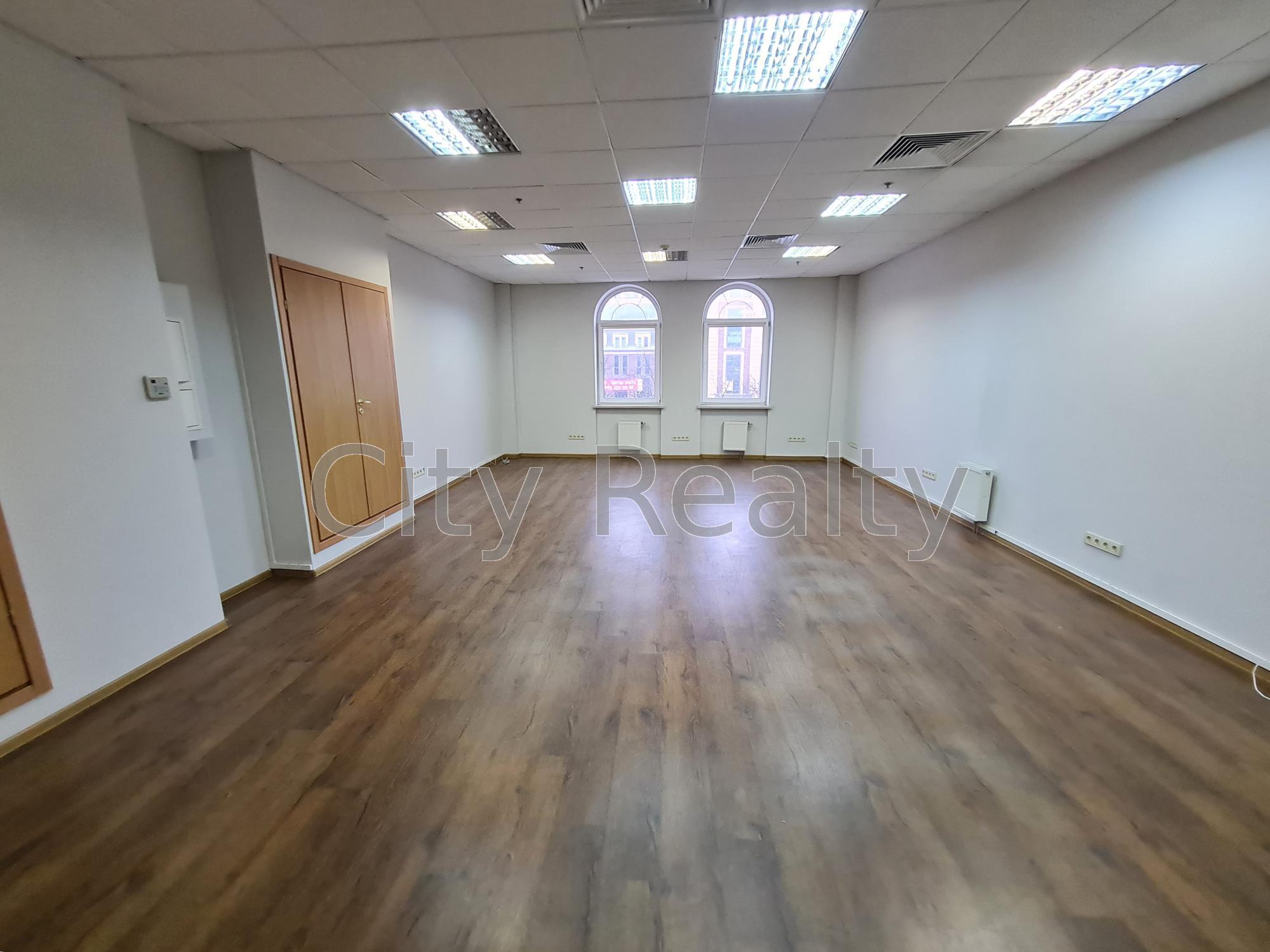 Оренда офісу 152.5 м², Верхній Вал вул., 4А