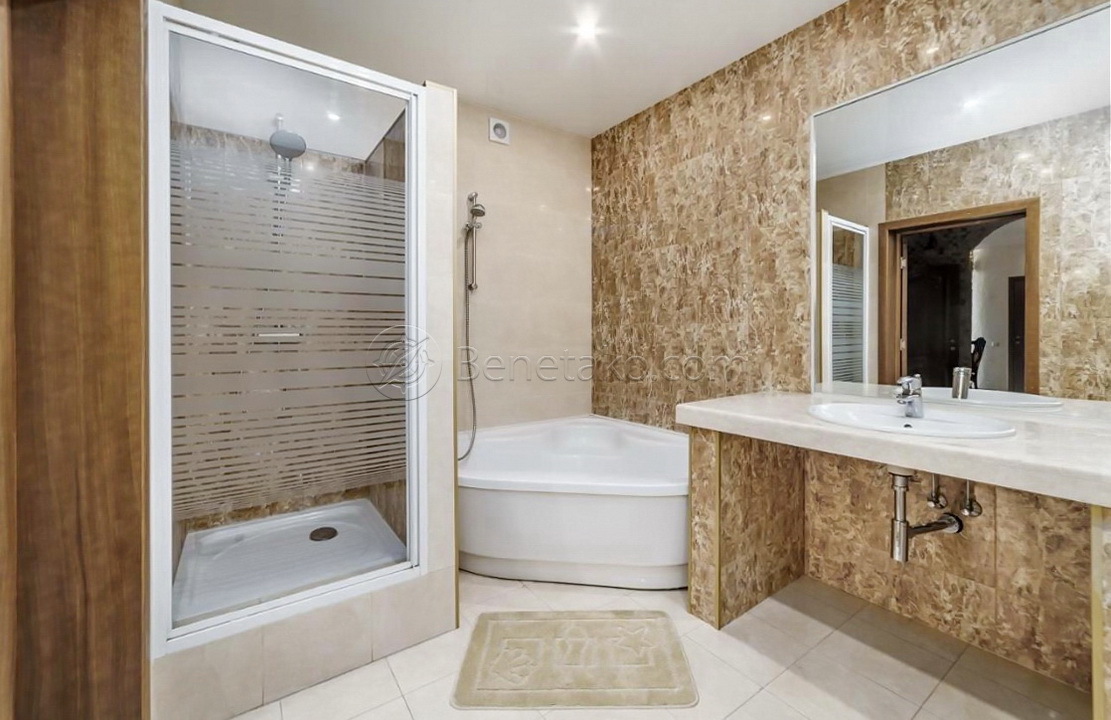 Продаж 3-кімнатної квартири 110 м², Тенистая вул., 9/12