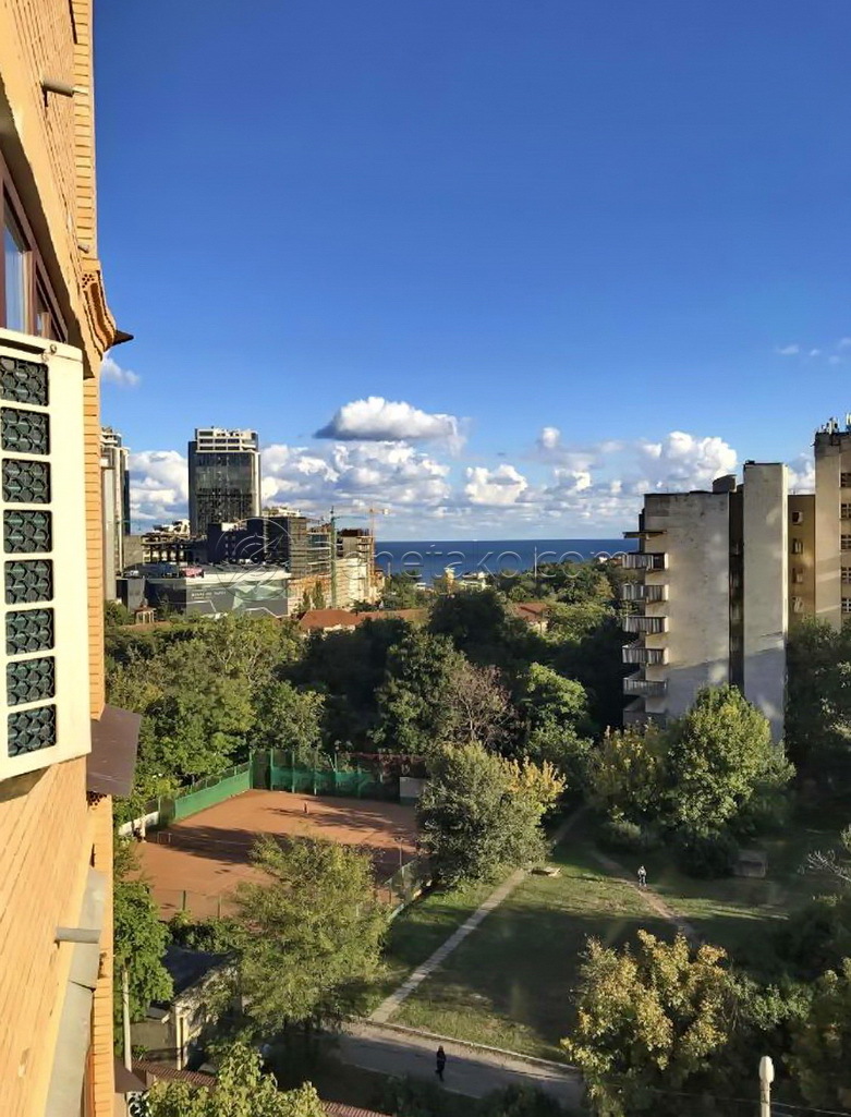 Продаж 3-кімнатної квартири 110 м², Тенистая вул., 9/12