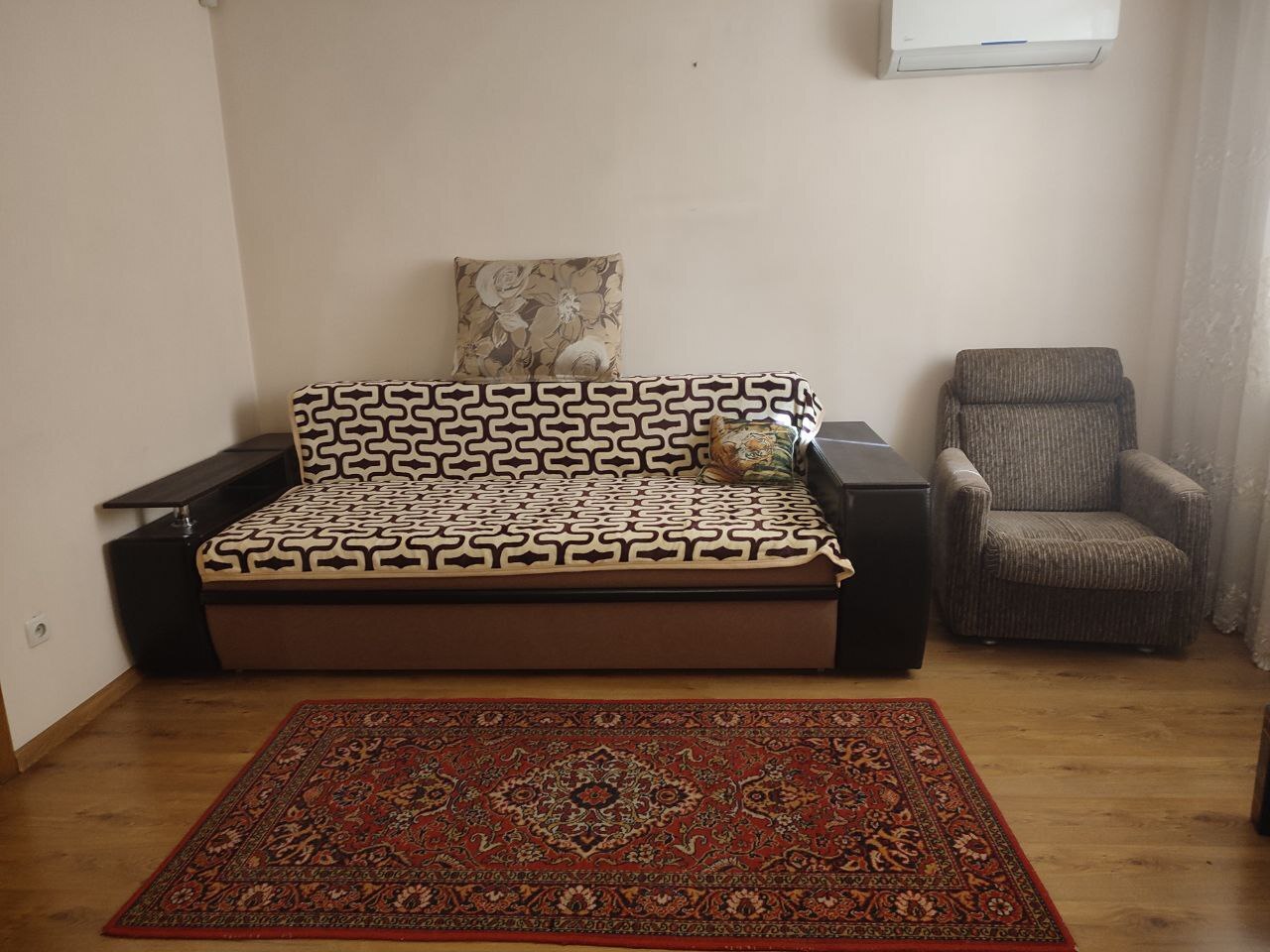 Аренда 3-комнатной квартиры 100 м², Розовая ул., 22 ул