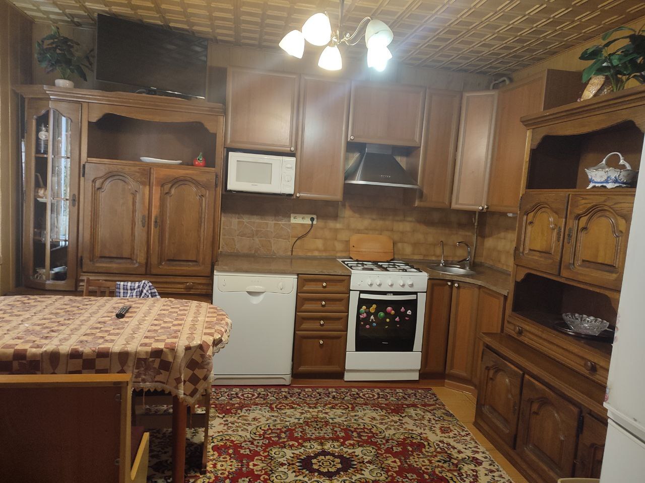 Аренда 3-комнатной квартиры 100 м², Розовая ул., 22 ул