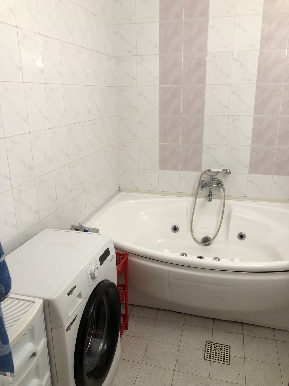 Аренда 3-комнатной квартиры 100 м², Розовая ул., 22 ул