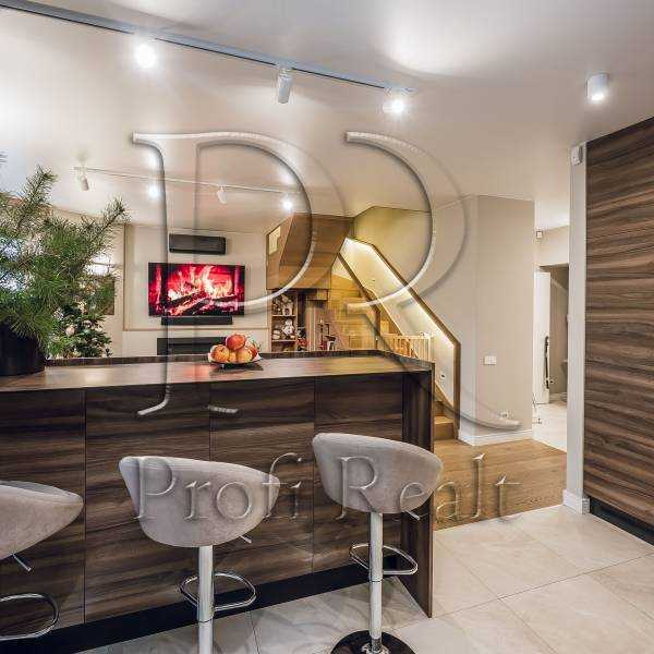 Продажа 3-комнатной квартиры 115 м², Яблоневая ул., 15