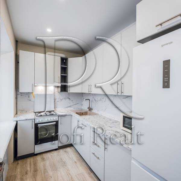 Продаж 1-кімнатної квартири 41 м², Привокзальна вул., 10