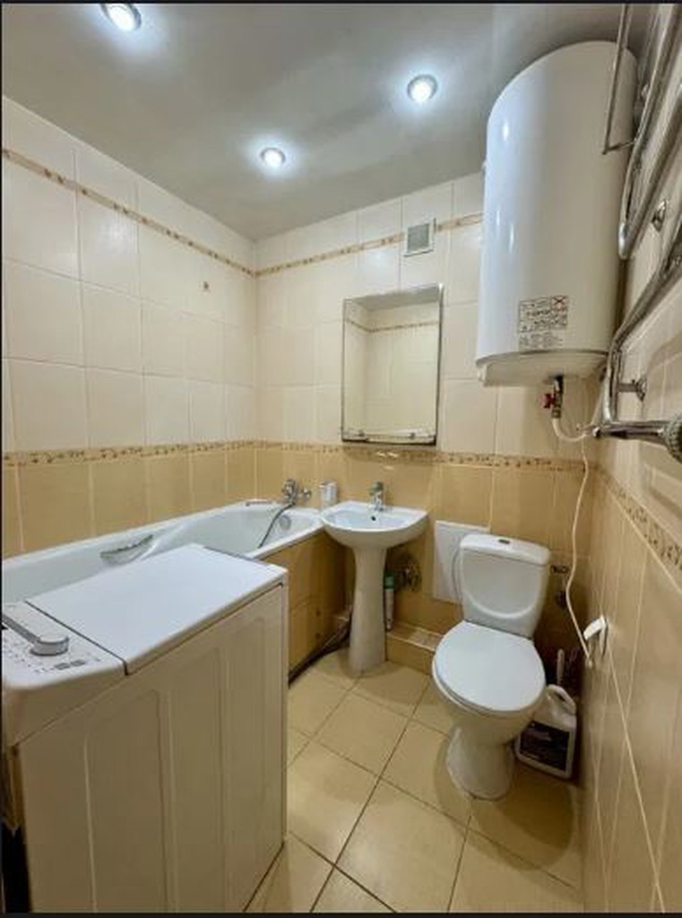 Оренда 1-кімнатної квартири 40 м², Киргизька вул.