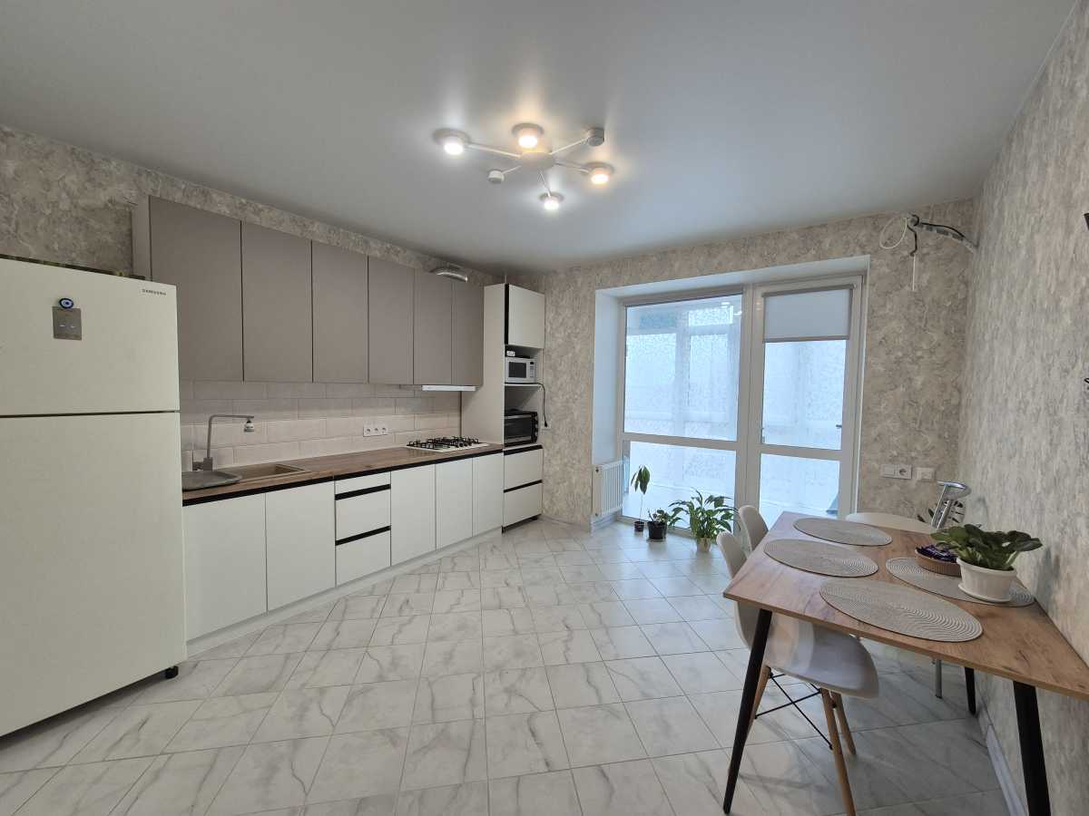 Продаж 1-кімнатної квартири 55 м², Машинобудівників вул., 14