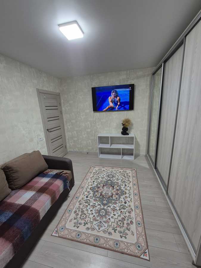 Продаж 1-кімнатної квартири 55 м², Машинобудівників вул., 14