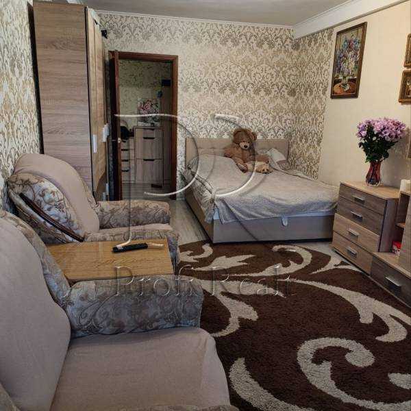 Продаж 1-кімнатної квартири 41 м², Богатирська вул., 2