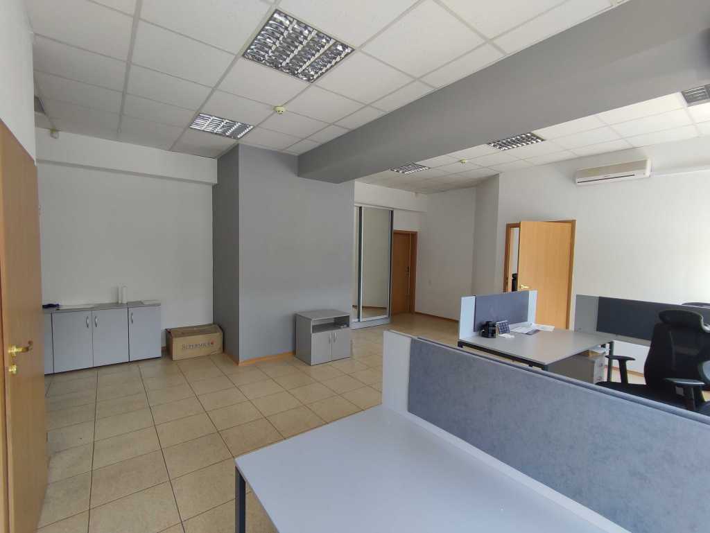 Оренда офісу 67 м², Євгена Сверстюка вул., 11б