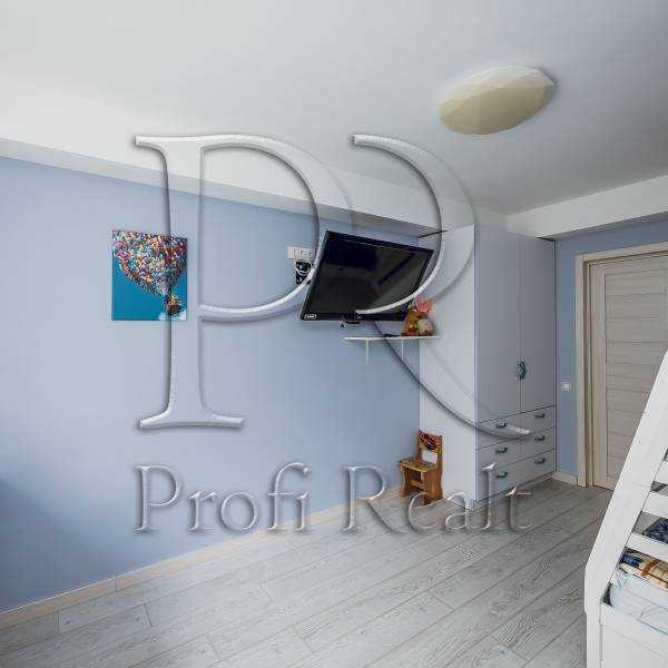 Продаж 2-кімнатної квартири 45 м², Дарницький бул., 21