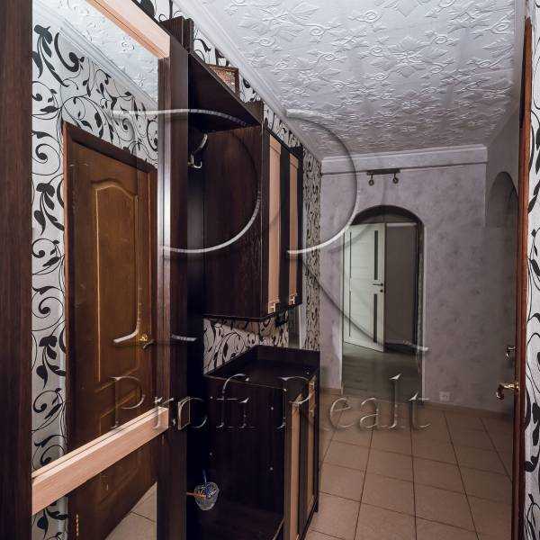 Продаж 2-кімнатної квартири 45 м², Дарницький бул., 21