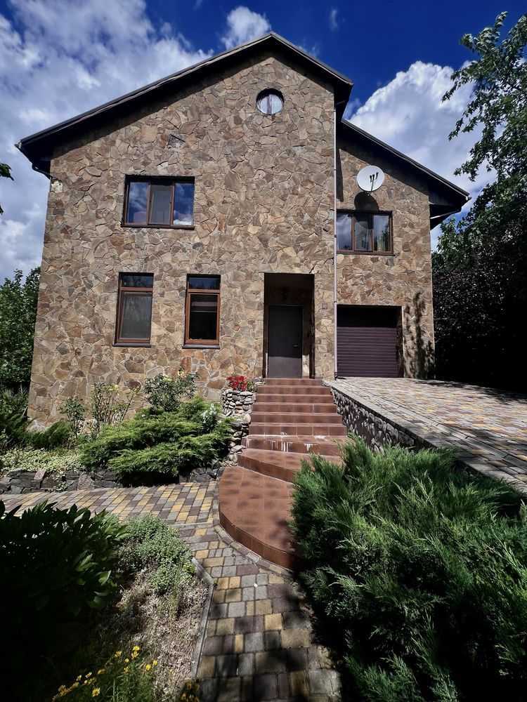 Продаж будинку 383 м²