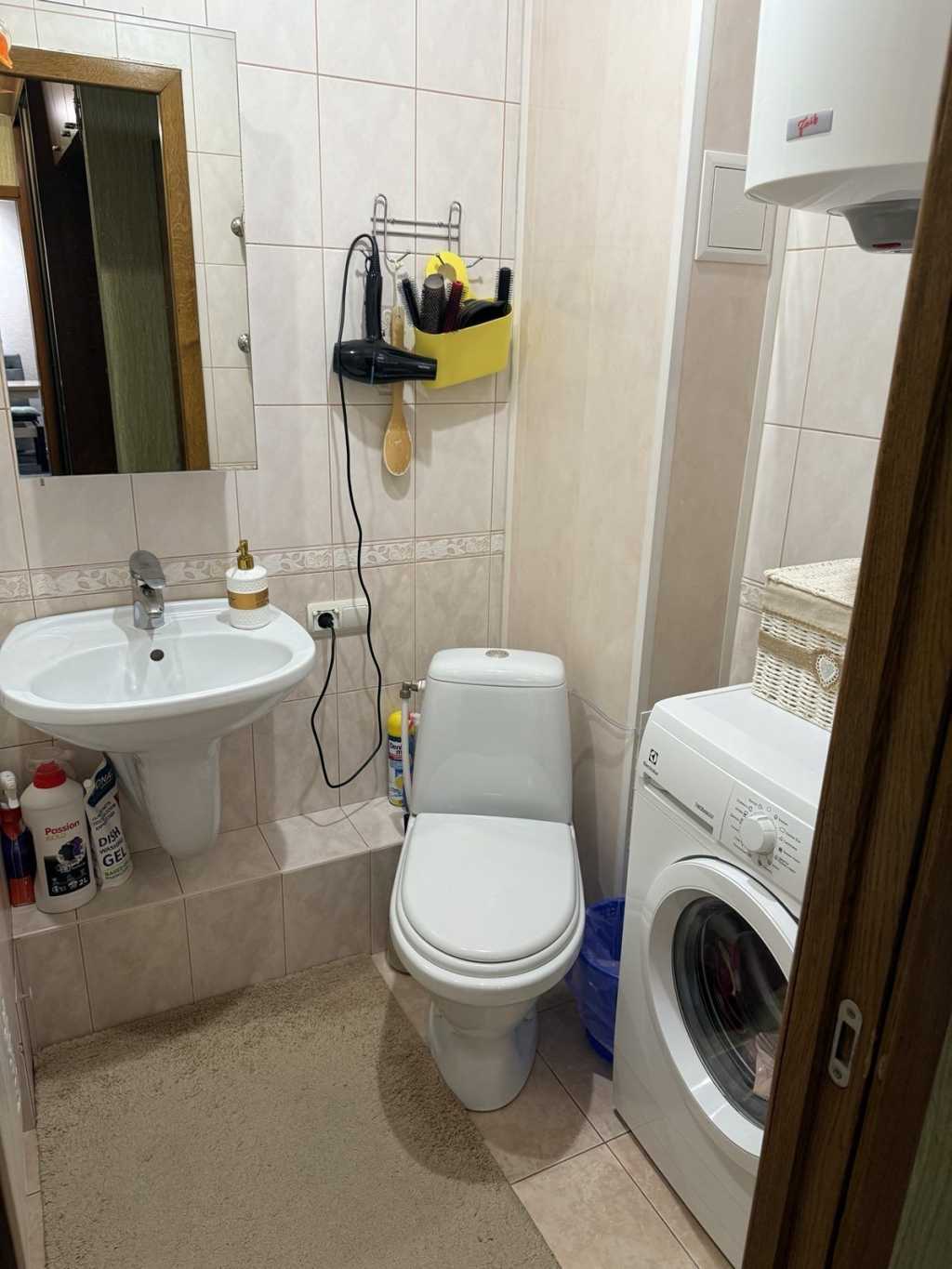 Продаж 3-кімнатної квартири 64 м², Калинова вул., 86