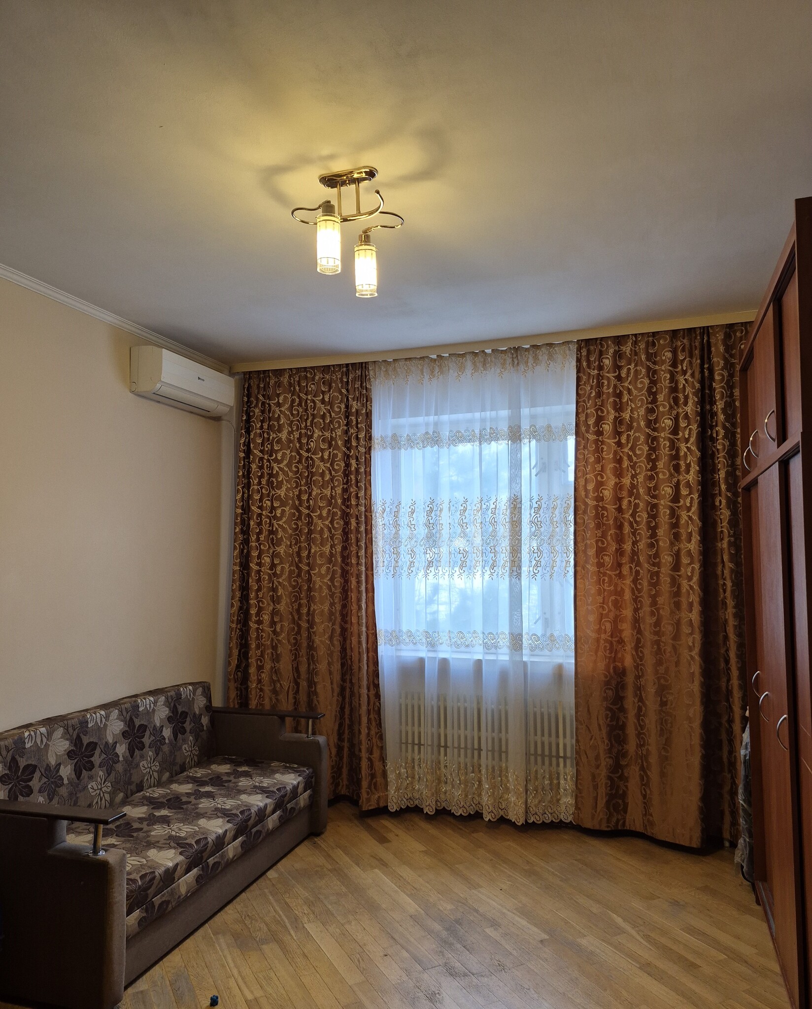 Продаж 3-кімнатної квартири 97 м², Дудинська вул., 9