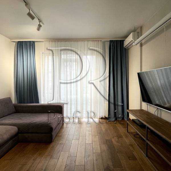 Продажа 3-комнатной квартиры 90 м², Метрологическая ул., 109