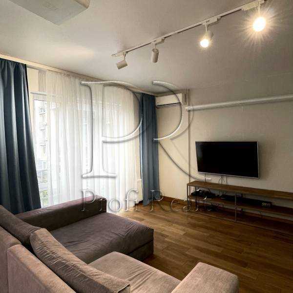 Продажа 3-комнатной квартиры 90 м², Метрологическая ул., 109
