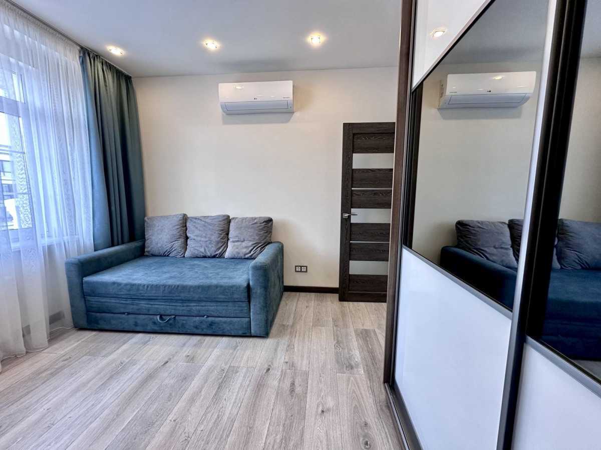 Аренда 3-комнатной квартиры 80 м², Михаила Максимовича ул., 24а