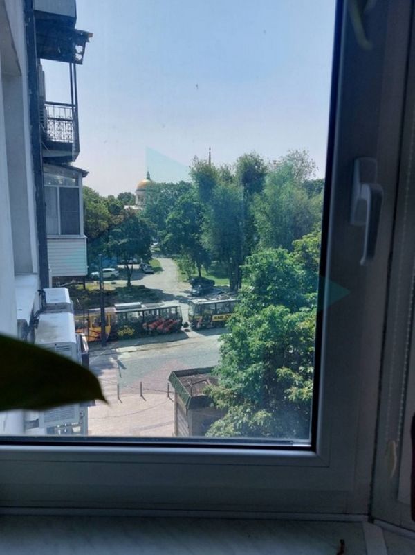 Аренда 3-комнатной квартиры 130 м², Евгения Коновальца пер.