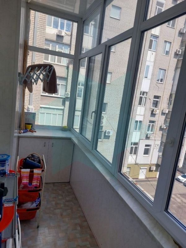 Аренда 3-комнатной квартиры 130 м², Евгения Коновальца пер.