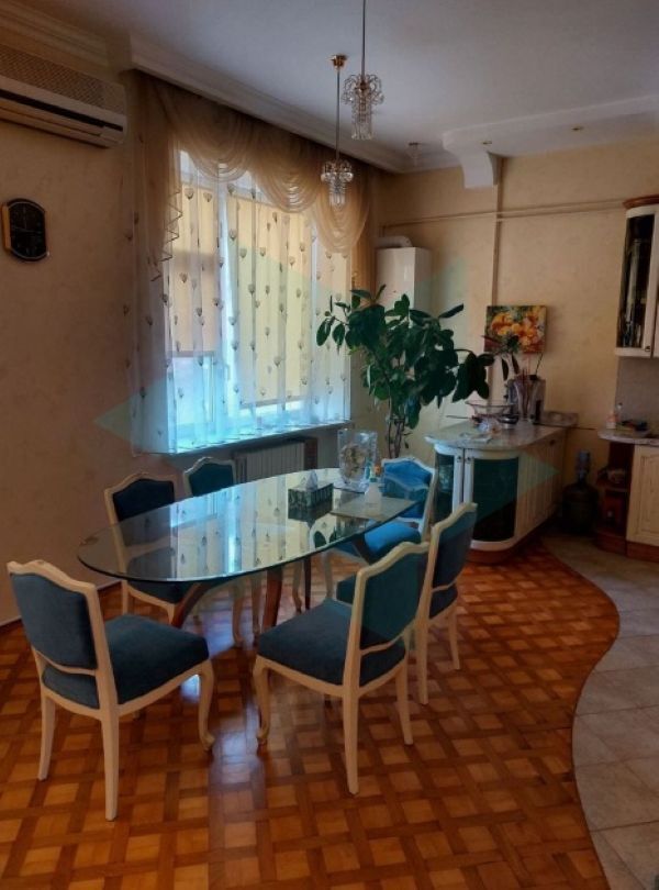 Аренда 3-комнатной квартиры 130 м², Евгения Коновальца пер.