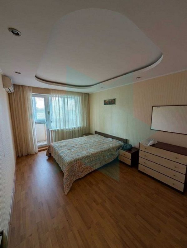 Аренда 4-комнатной квартиры 70 м², Юрия Кондратюка ул.