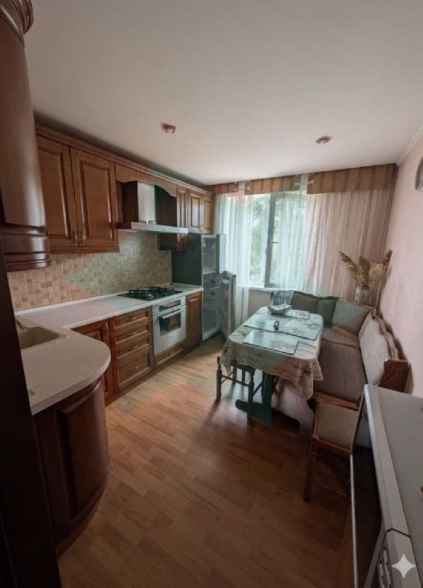 Аренда 4-комнатной квартиры 70 м², Юрия Кондратюка ул.