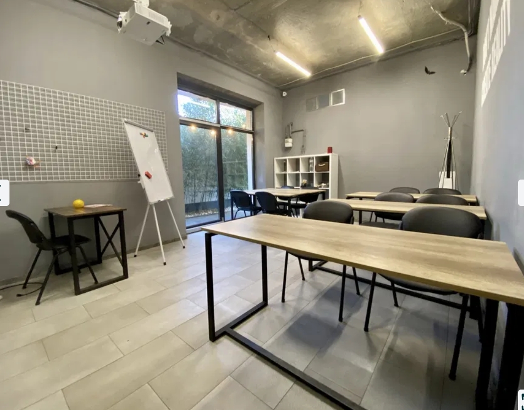 Аренда помещения свободного назначения 200 м², Львовская ул.