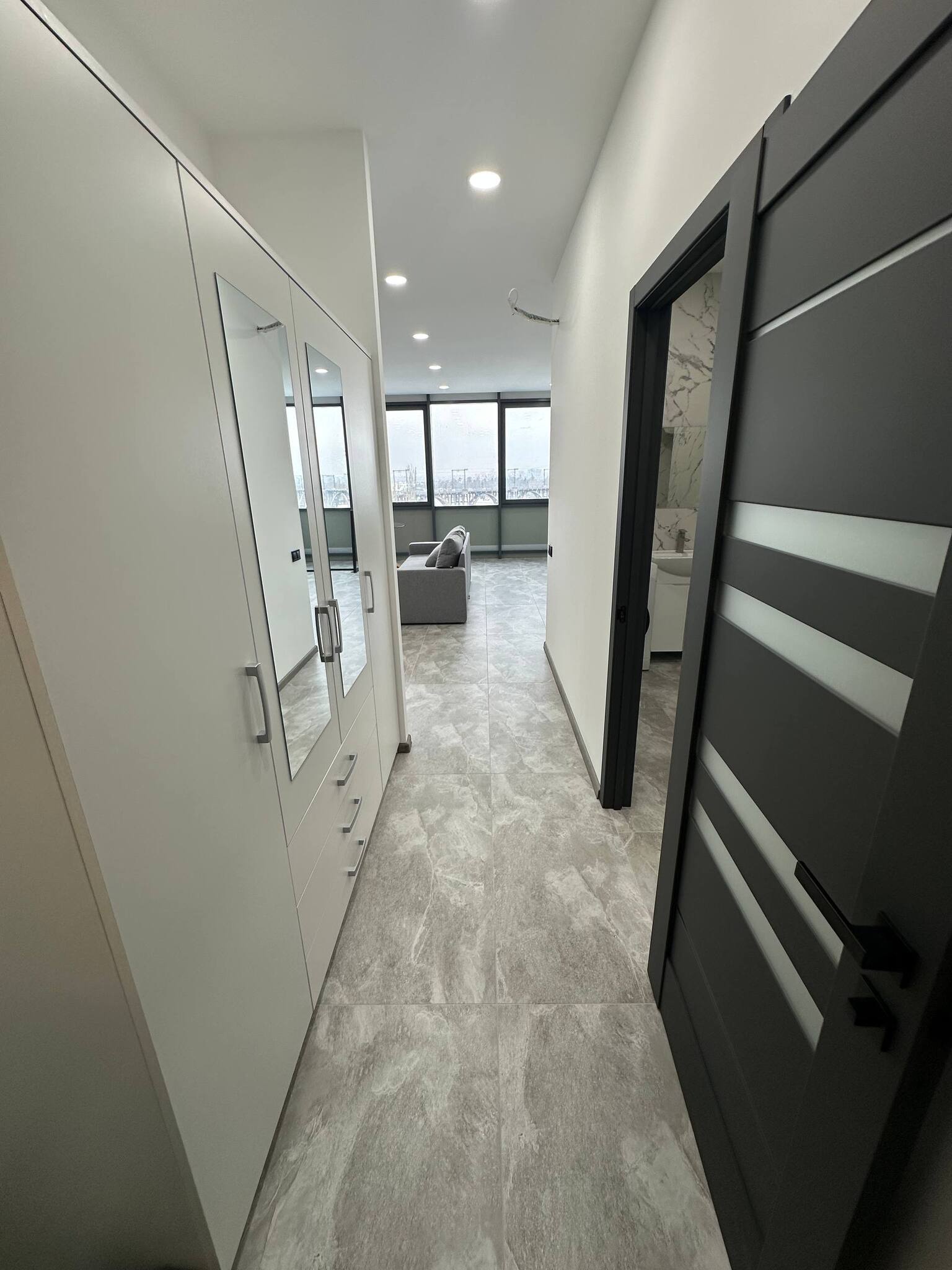 Оренда 1-кімнатної квартири 50 м², Яружна вул.