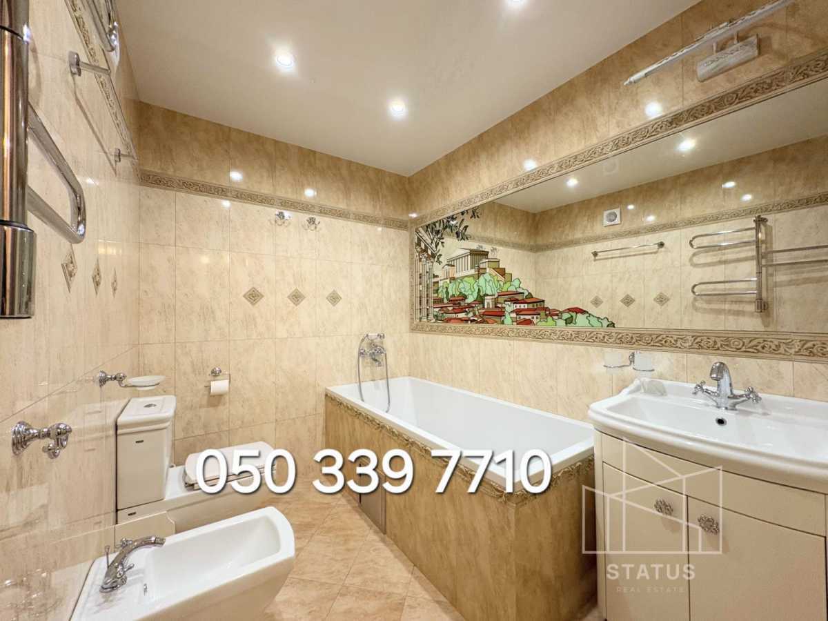 Продаж 5-кімнатної квартири 172 м², Боголюбова вул., 16