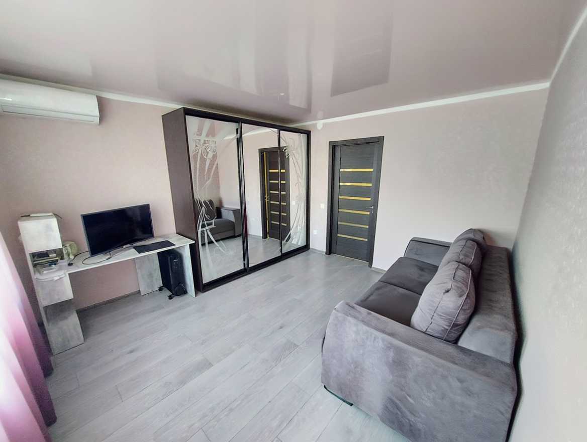 Продажа 2-комнатной квартиры 50 м², Квартальна (Гладкова), 45