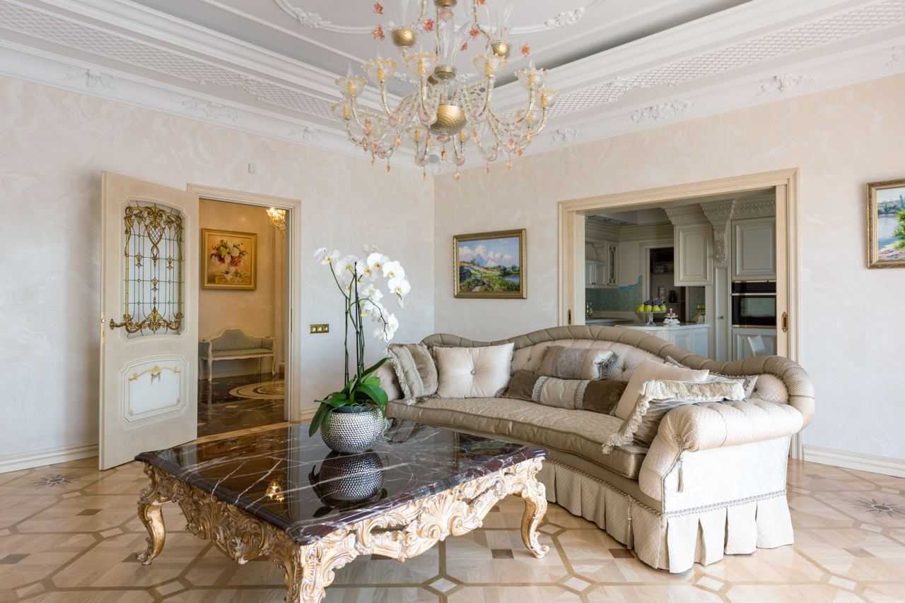 Продажа 5-комнатной квартиры 212 м², Крещатик ул., 27Б