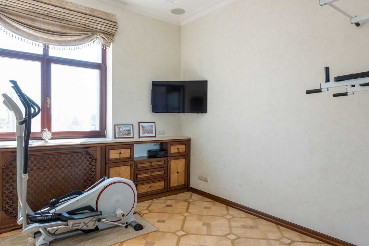 Продажа 5-комнатной квартиры 212 м², Крещатик ул., 27Б