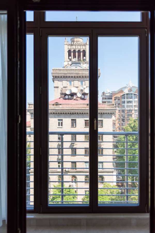 Продажа 5-комнатной квартиры 212 м², Крещатик ул., 27Б