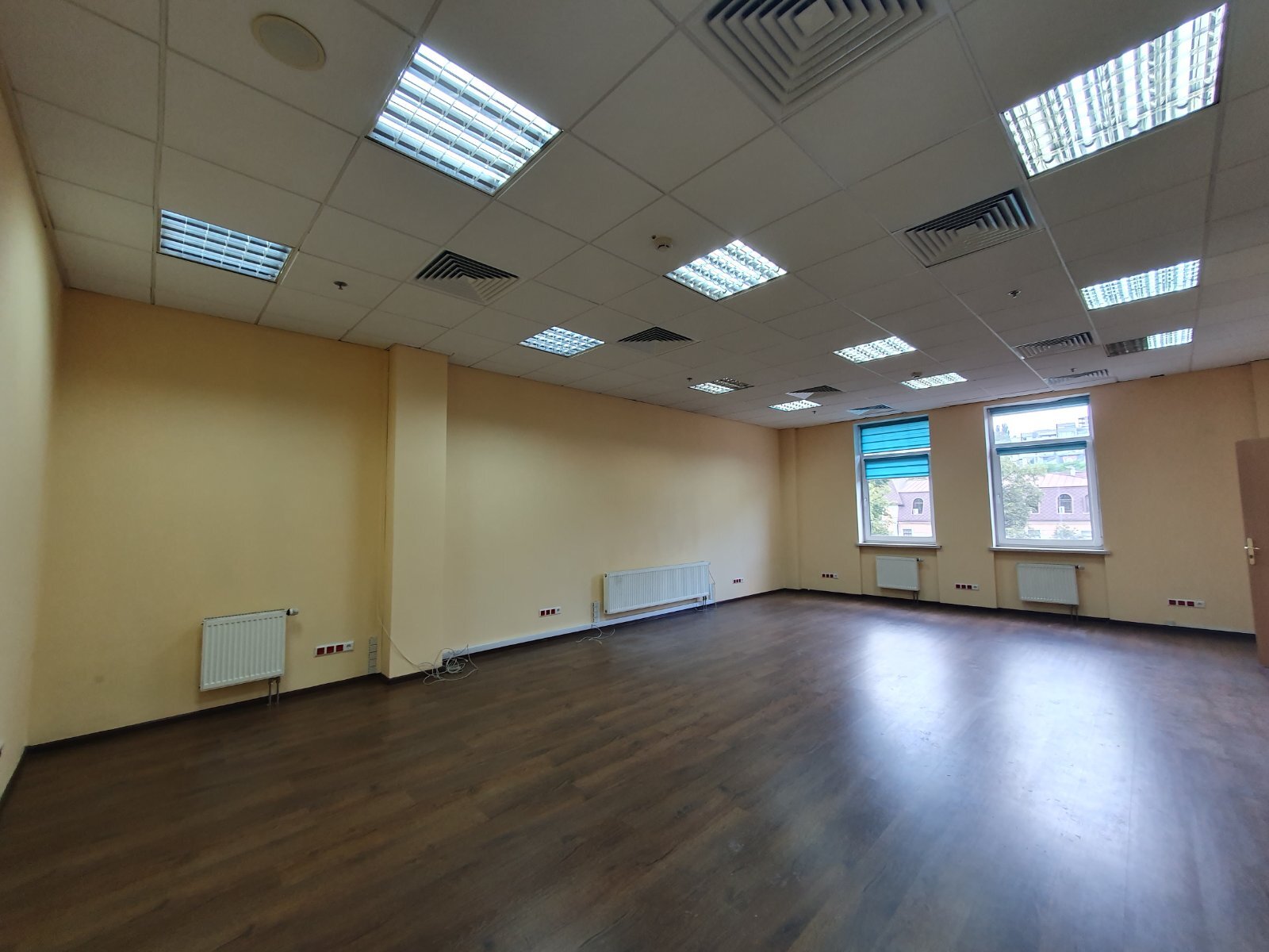 Оренда офісу 145 м², Верхній Вал вул., 10