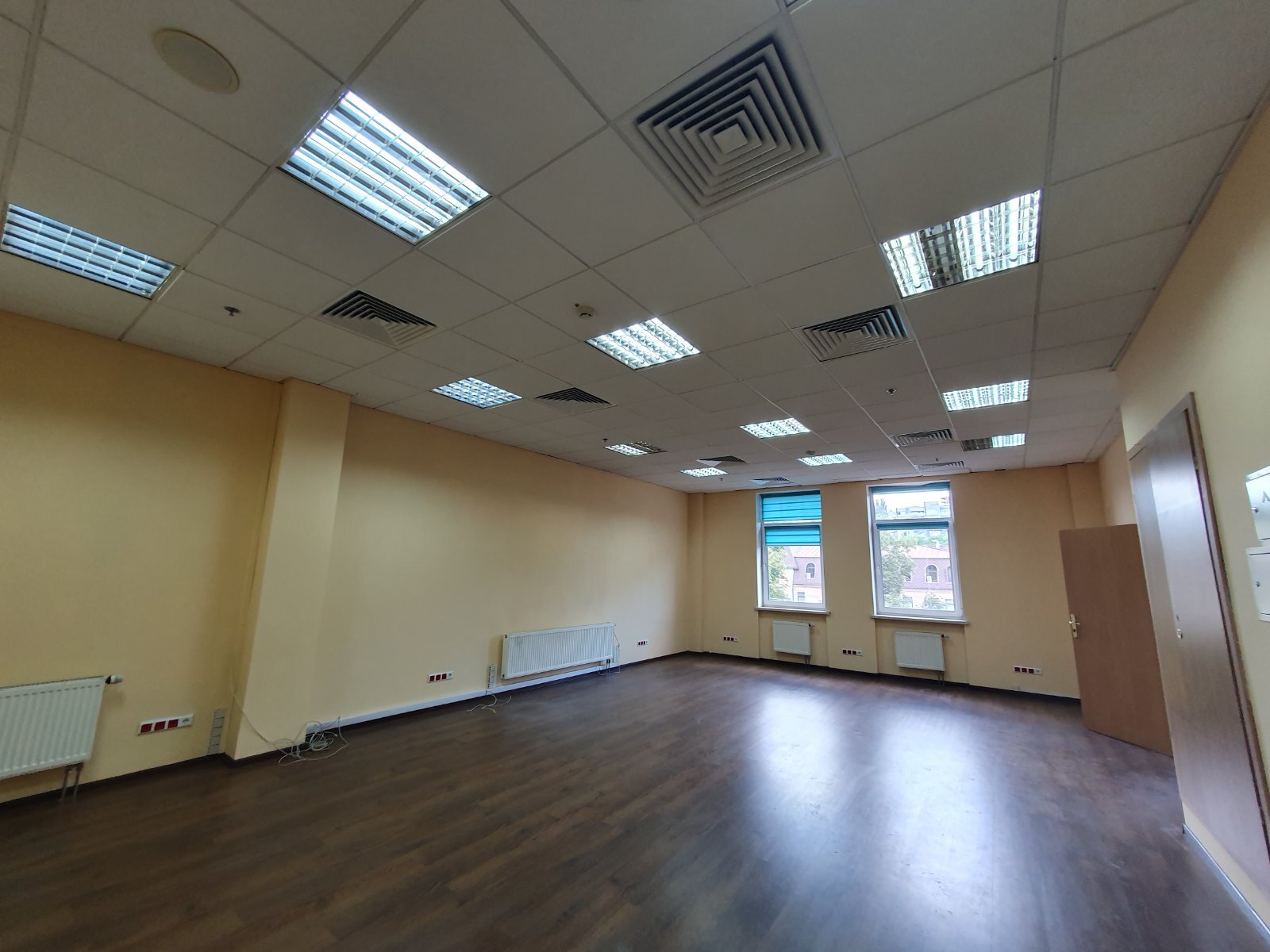 Оренда офісу 145 м², Верхній Вал вул., 10