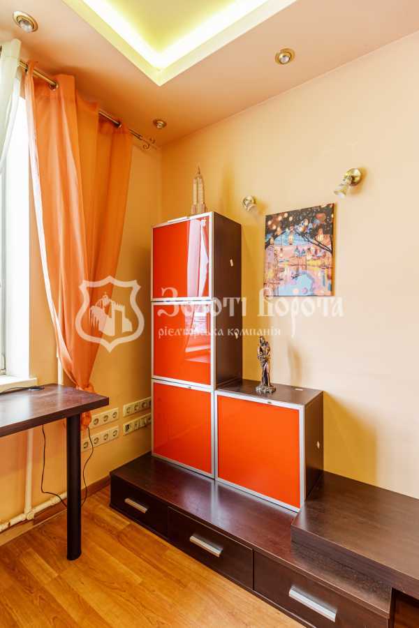 Продажа 3-комнатной квартиры 68 м², Героев Днепра ул., 32